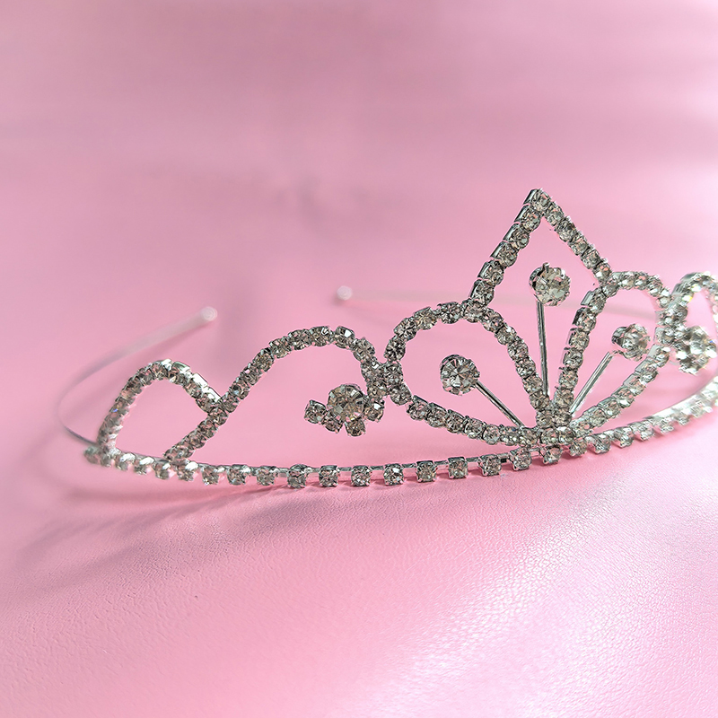 Queen Accessories - تاج زفاف فضي اللون مرصع بالأحجار
