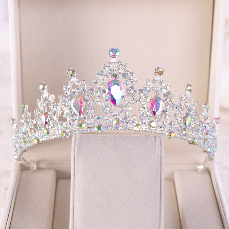 Queen Accessories - إكسسوارات شعر الزفاف العصرية، تيجان الزفاف،