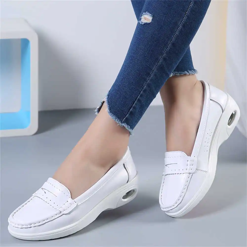 سميكة وحيد الانزلاق على المدرب - مراجعة Women'S Accessories Famous Footwear وسعره