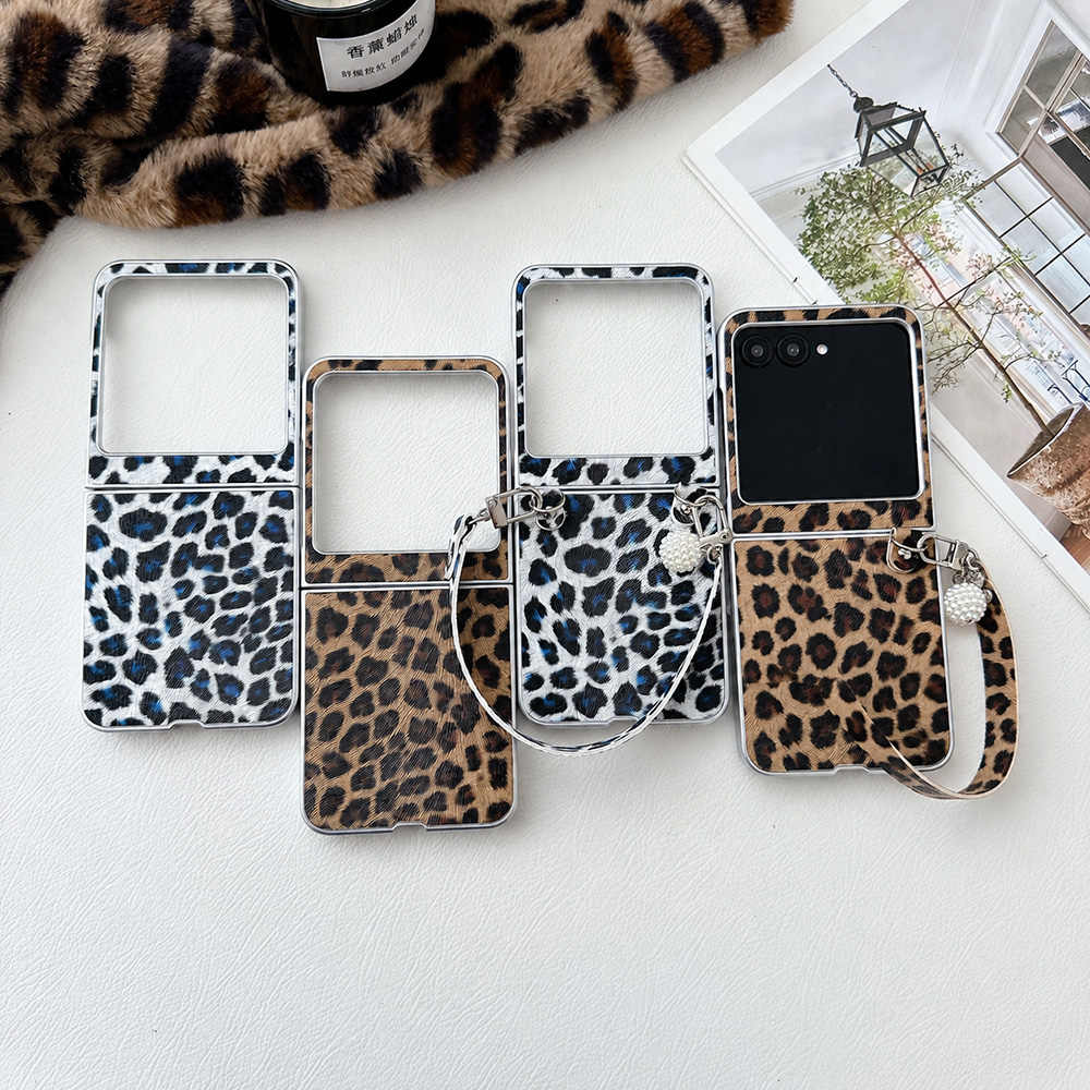 حافظة هاتف قابلة للطي بطبعة جل - مراجعة Women'S Accessories Designer وسعره