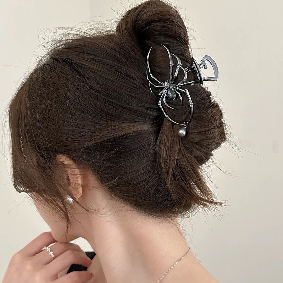 مشابك شعر على شكل عنكبوت أسود  - مراجعة Women Accessories Business وسعره
